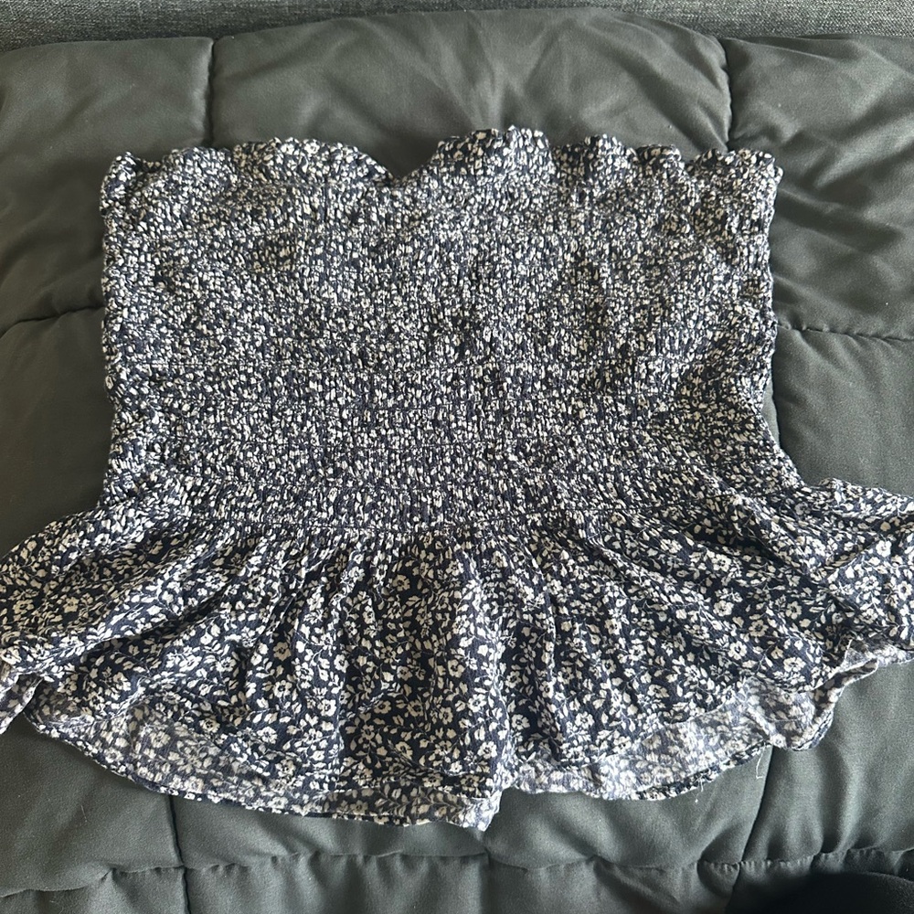 American Eagle Outfitters Black and White Floral Blouse